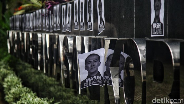 aksi-memperingati-4-tahun-harun-masiku-yang-masih-buron-4_169